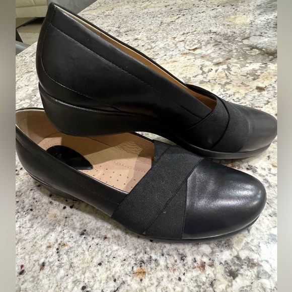 ECCO black leather slip on shoe - Picture 2 of 7